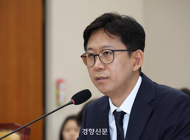 배경훈 과학기술정보통신부 장관 후보자가 지난 14일 국회 과학기술정보방송통신위원회에서 열린 인사청문회에서 의원 질의에 답하고 있다. 권도현 기자