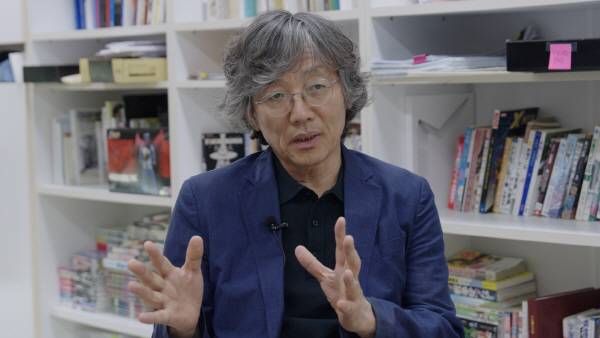 부산대 윤기헌(디자인학과) 교수가 한국 만화의 암흑기에 관해 설명하고 있다. 박채린 인턴
