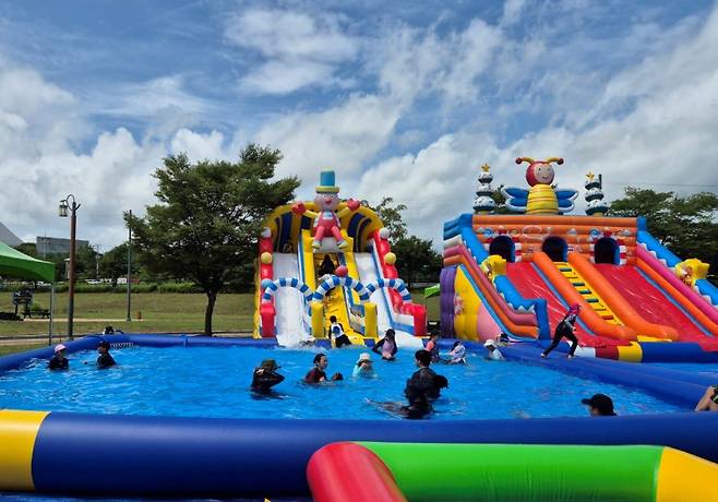 ‘2025 상주 낙동강 수상레저페스타’가 오는 19일부터 27일까지 상주보 및 낙단보 수상레저센터일원에서 펼쳐진다. 상주시 제공