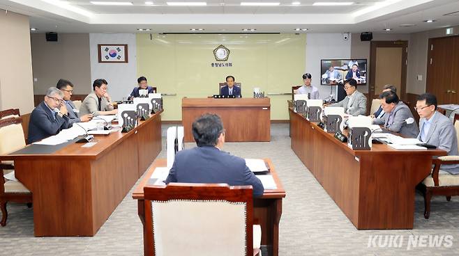 충남도의회 건설소방위원회는 16일 제360회 임시회 1차 회의에서 충남도 건축도시국과 소방본부 소관 2025년 주요 업무 추진 상황을 청취했다.