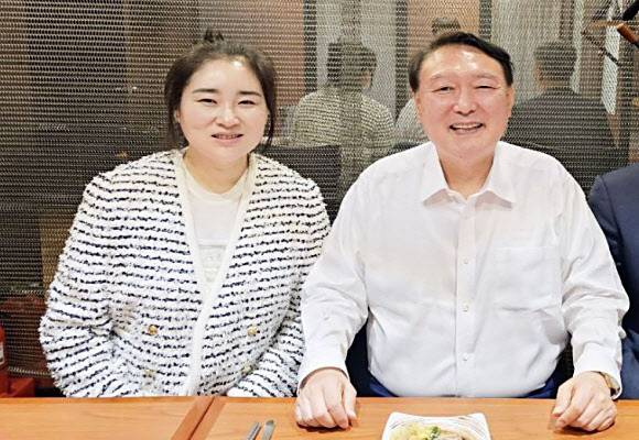 김계리 변호사(좌)와 윤석열 전 대통령(우). 김계리 변호사 페이스북 캡처