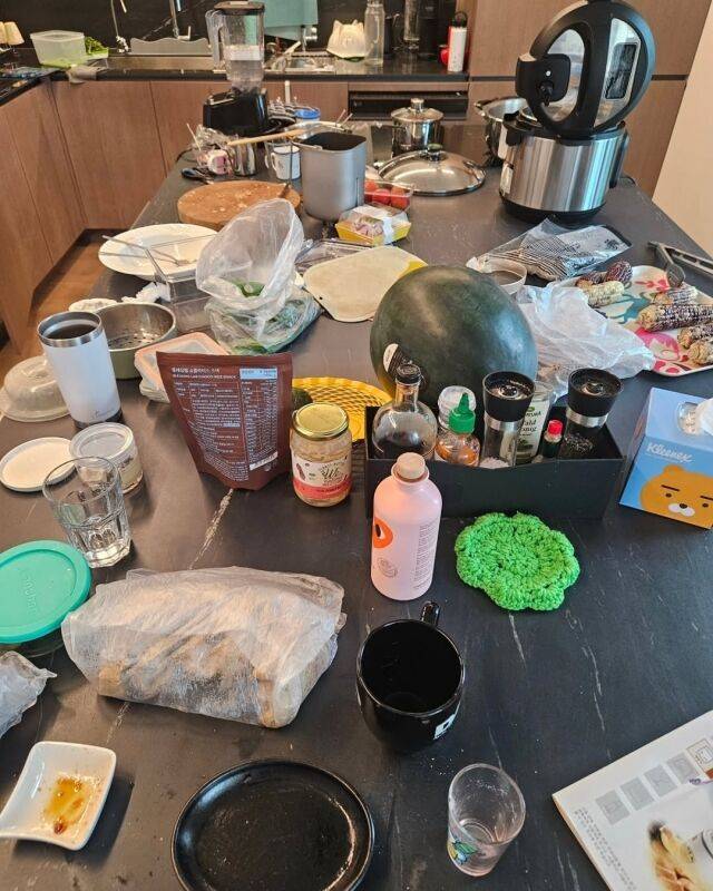 배우 신애라가 매우 바쁜 일상을 공개했다. / 신애라 인스타그램 캡처