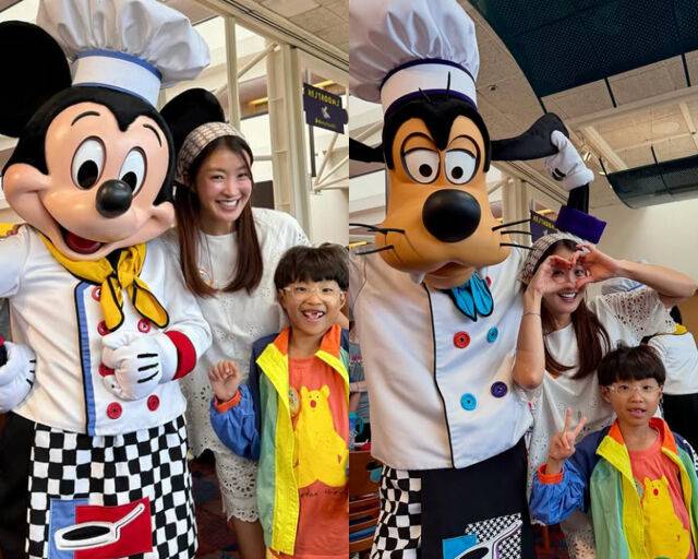 이시영은 아들과 미키 셰프에서 캐릭터들과 사진을 찍고 있다. / 이시영 소셜미디어