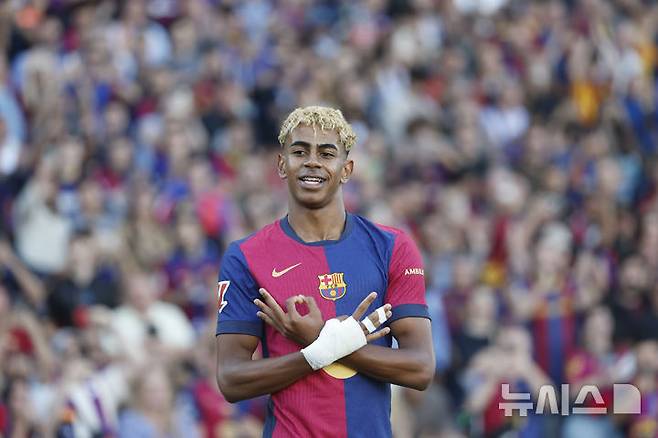 [바르셀로나=AP/뉴시스]바르셀로나 야말, 2031년까지 재계약. 2025.05.18.