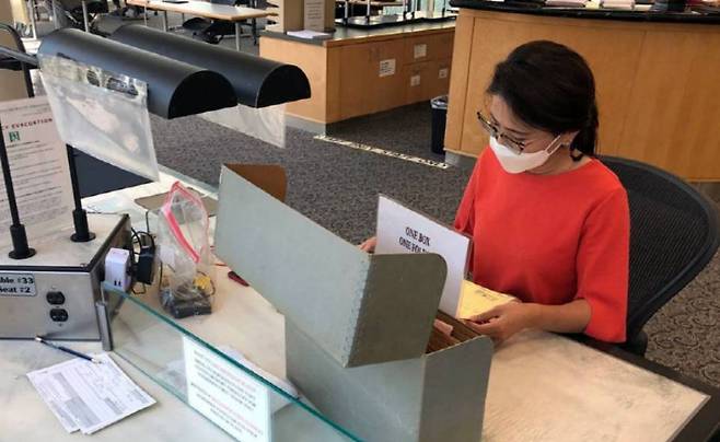 미군정 자료조사 모습. 4·3평화재단 제공