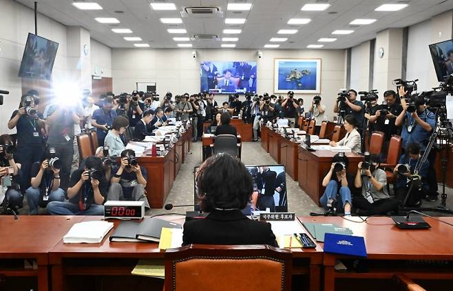 이진숙 사회부총리 겸 교육부 장관 후보자가 16일 국회 교육위원회에서 열린 인사청문회 속개를 기다리고 있다. 2025.7.16 홍윤기 기자