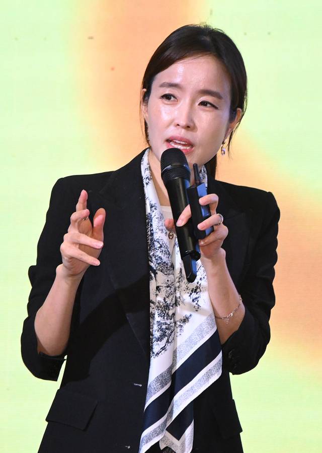 김예나 삼성증권 TAX센터장이 16일 서울 중구 롯데호텔서울에서 열린 ‘서울경제 머니트렌드 2025’에서 효과적인 증여·상속 절세 전략을 주제로 발표하고 있다. 오승현 기자