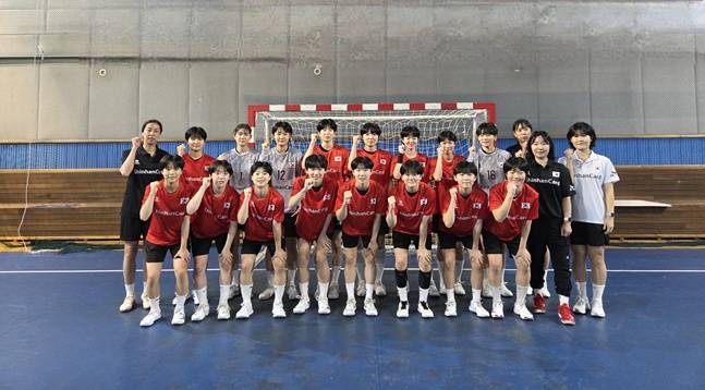 여자청소년 핸드볼대표팀 선수들.  /사진=대한핸드볼협회