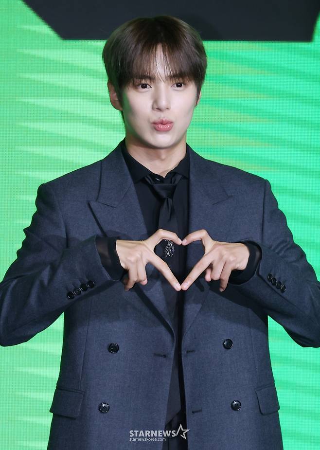 그룹 몬스타엑스(MONSTA X) 민혁이 16일 오후 서울 콘래드호텔에서 진행된 데뷔 10주년 기념 기자간담회에 참석해 포즈를 취하고 있다. /2025.07.16 /사진=이동훈 photoguy@