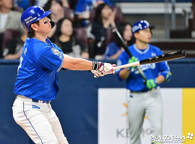 삼성 라이온즈 포수 강민호가 올해 정규시즌 경기에 출전해 타격하고 있다. 엑스포츠뉴스 DB