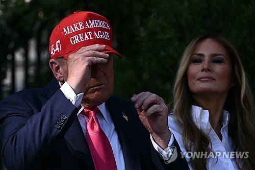 MAGA 모자 쓴 트럼프 대통령 [AFP=연합뉴스 자료사진]