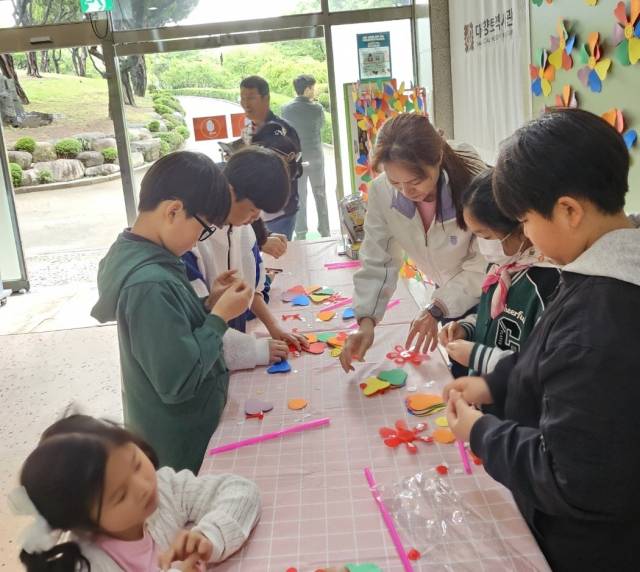 대구향토역사관에서 체험활동이 진행되고 있다. 대구문화예술진흥원 제공