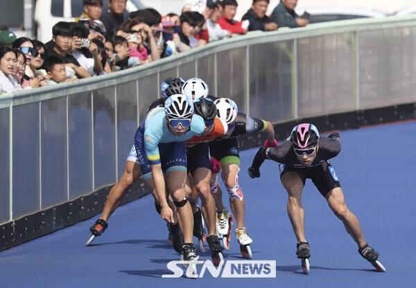 롤러스케이팅 종목 중 속도감을 느낄 수 있는 스피드 트랙·로드. /사진=뉴시스