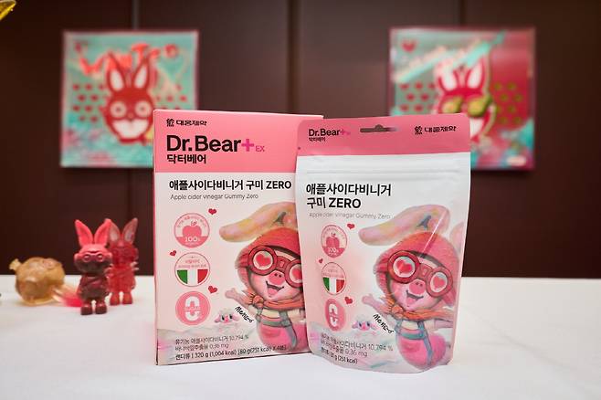 　◇대웅제약의 닥터베어EX 애플사이다비니거 구미 제로X 미미 작가 콜라보 제품.