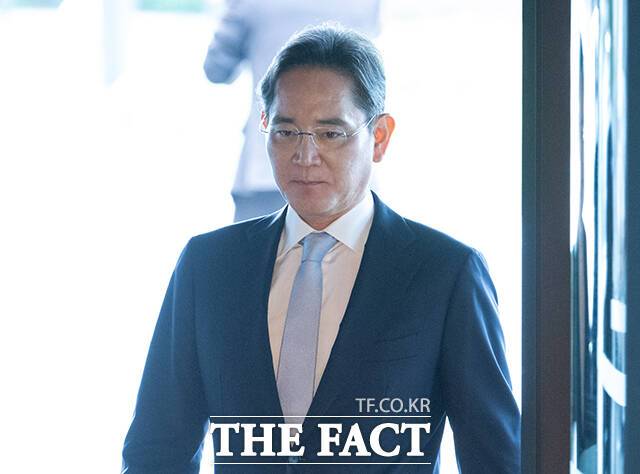 이재용 삼성전자 회장이 30일 오후 서울 중구 서울신라호텔에서 열린 '2025 삼성호암상 시상식'에 참석하고 있다. /박헌우 기자