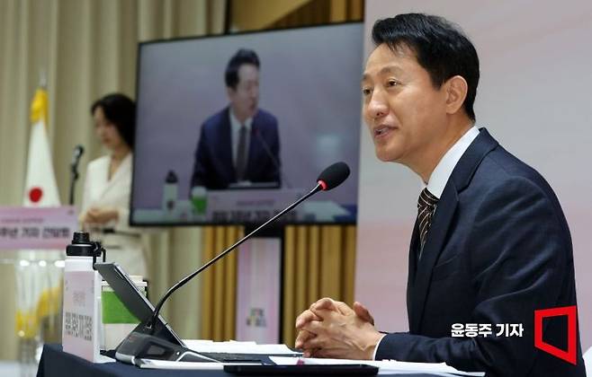 오세훈 서울시장이 7월16일 서울시청에서 취임 3주년 기자회견을 하고 있다.