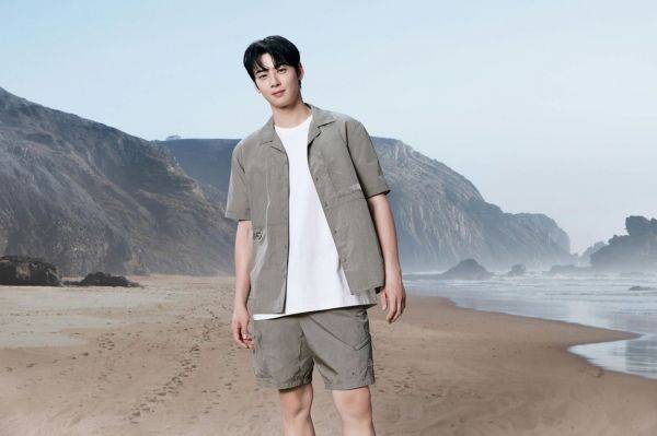 ‘워크웨이 반팔 셔츠’ 및 ‘워크웨이 쇼츠’를 착용한 노스페이스 홍보대사 차은우