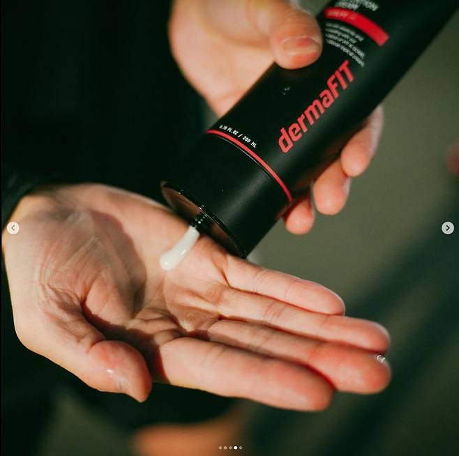 이엑스헬스케어의 근육 손실 방지 화장품 ‘더마핏 머슬 리텐션 크림’.