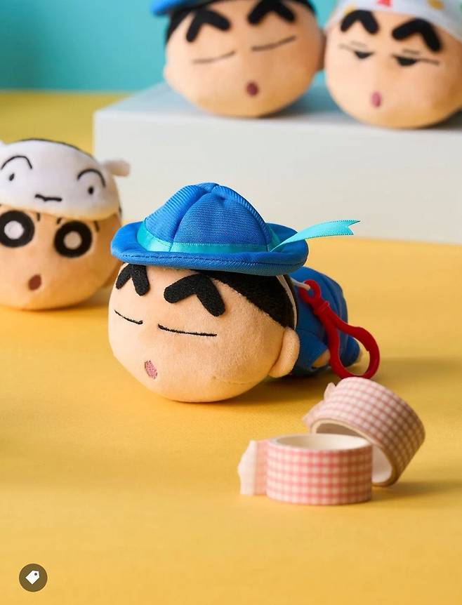 무신사 짱구 옷입히기 키링 발매