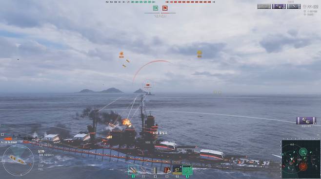 ▲ 전장 한복판에서 치열한 함포전, 그야말로 바다사나이의 로망 그 자체다