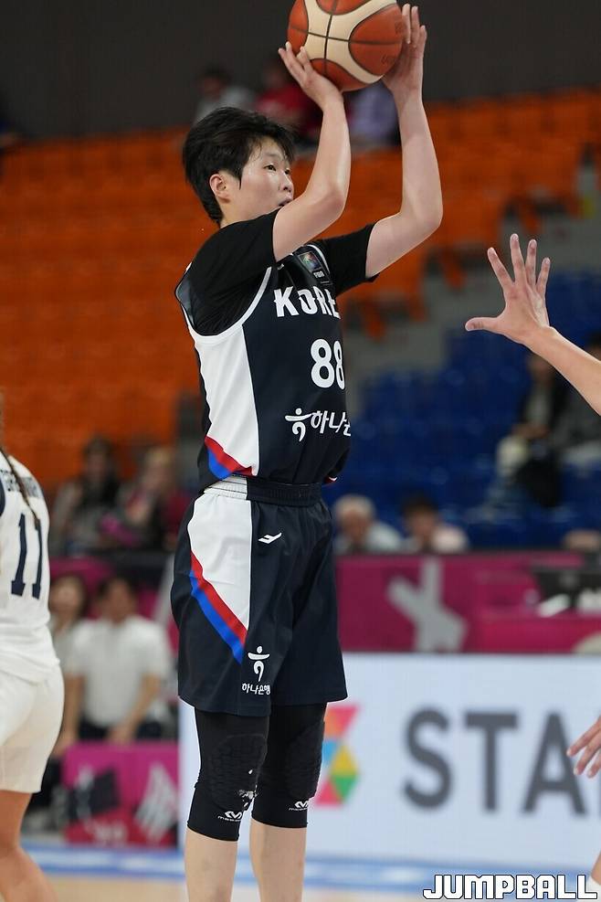 ▲신한은행 김채은의 점프슛