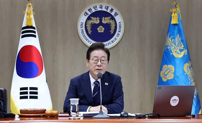 이재명 대통령이 1일 서울 용산 대통령실 청사에서 열린 국무회의를 주재하며 발언하고 있다./2025.7.1. 대통령실사진기자단 한국경제 김범준 기자