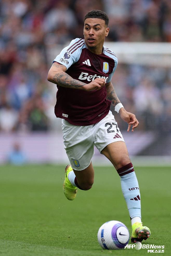 로저스의 몸값이 현재는 8,000만 파운드(약 1,491억 원)까지 올랐다. 로저스는 2024-25시즌 세계 축구계 눈을 사로잡았다. 그는 2024-25시즌 잉글랜드 프리미어리그(EPL) 37경기에 나서 8골 10도움을 기록했다. 로저스는 유럽축구연맹(UEFA) 챔피언스리그(UCL) 12경기에선 4골 2도움을 올렸다. 로저스가 프로 데뷔 후 최고의 시즌을 치른 것이다. 로저스는 지난해 11월 그리스와의 2024-25시즌 UEFA 네이션스리그에선 잉글랜드 국가대표팀 데뷔전을 치렀다. 로저스는 A매치 6경기에 출전 중이다. 사진=AFPBBNews=News1