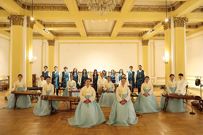 관현맹인 단원들의 단아한 모습