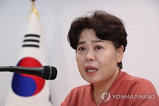 (서울=연합뉴스) 박동주 기자 = 국민의힘 윤희숙 혁신위원장이 13일 서울 여의도 중앙당사에서 기자간담회를 하고 있다. 2025.7.13     pdj6635@yna.co.kr (끝) 연합뉴스