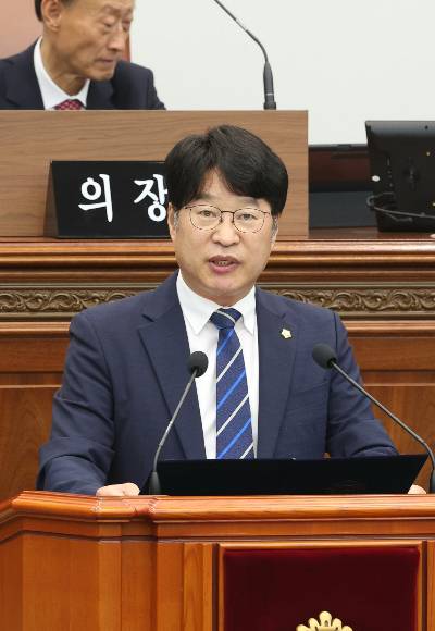 이우완 창원시의원. 창원시의회 제공