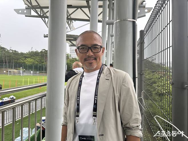 오노는 “한국은 슈퍼스타가 돋보이고, 일본은 꾸준함을 바탕으로 자국 축구를 발전시켜왔다”고 차이점을 짚으면서 한국이 일본과 함께 아시아축구를 선도해나가길 바란다는 메시지도 덧붙였다. 수원｜백현기 기자 hkbaek@donga.com