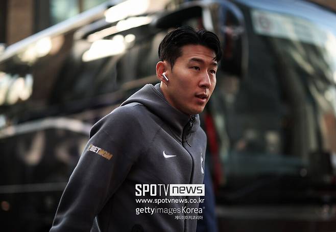 ▲ 골드는 "손흥민이 한국 투어에 참가해야 하는 의무 출전 조항이 있는지는 살펴봐야 한다. 하지만 만약 이적이 투어 전에 이뤄진다면, 토트넘은 재정적인 페널티를 감수해야 할 가능성이 있다"라고 언급했다.