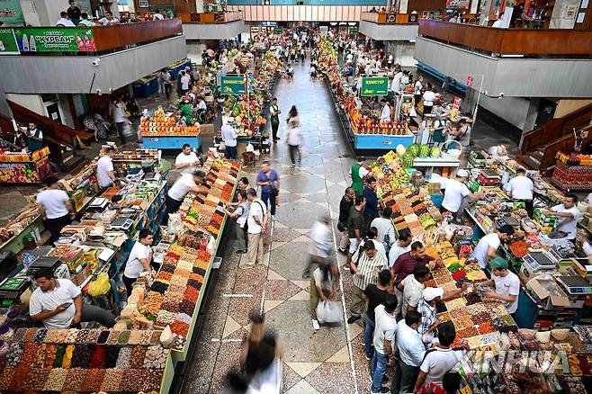 카자흐스탄 알마티의 한 시장  [신화 연합뉴스 자료사진. 재판매 및 DB 금지]