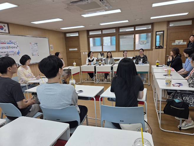광주송정초등학교가 17일 LAON 운영성과를 공유하는 나눔행사를 열고 있다.