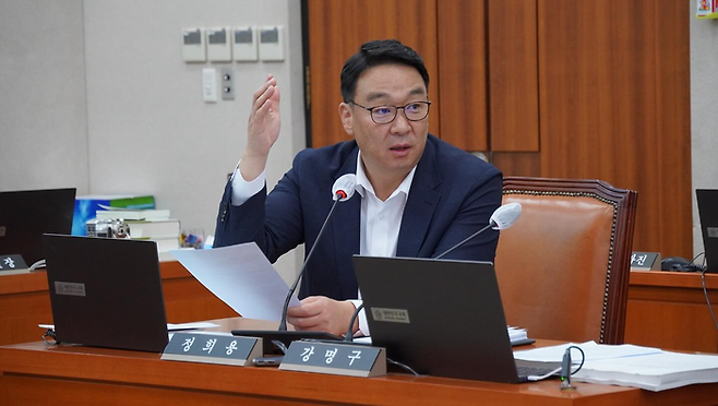 국민의힘 정희용 의원이 지난 14일 국회에서 열린 장관 후보자 인사청문회에서 질의하고 있다. 정 의원 페이스북 캡쳐