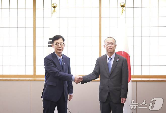 박윤주 외교부 1차관은 일본 도쿄에서 후나코시 사무차관과 한일 외교차관회담을 갖고, 양국 관계 및 지역 현안에 대해 논의했다.  2025.07.18. (외교부 제공)