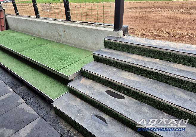 18일 광주기아챔피언스필드 더그아웃. 광주=김민경 기자