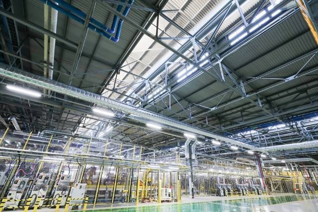 한국GM 노조는 지난 11~12일 각각 2시간씩 부분 파업을 벌인 데 이어 14일에는 파업 시간을 4시간으로 늘렸다. 이후에는 여름휴가 일정으로 인해 공장 운영이 중단되는 만큼 추가 파업은 일시 보류된 상태다. 한국GM 창원공장 내부. /한국GM 제공