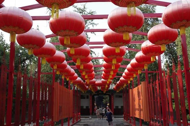 75ef8604b1f119f123ea8697419c706c92b546e65a59c5b9545362b4a2889160f5c0b8900137687fb2c5ecebffa05410fcdc4685ff9f