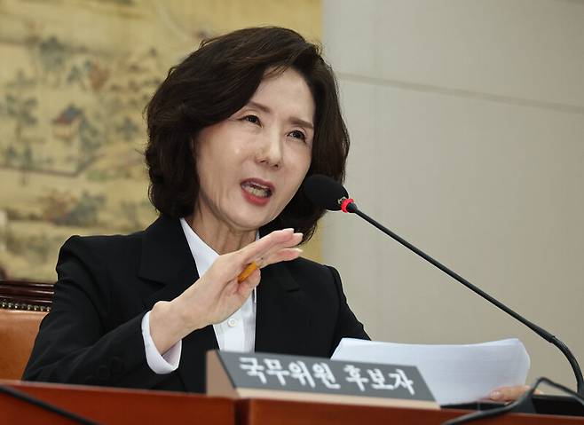 이진숙 교육부장관 후보자가 지난 16일 국회에서 열린 인사청문회에서 의원들의 질문에 답변하고 있다. 윤운식 선임기자 yws@hani.co.kr
