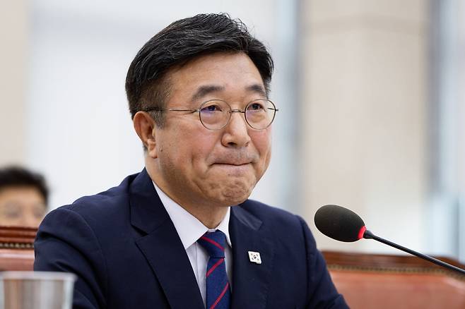 윤호중 행정안전부 장관 후보자가 18일 서울 여의도 국회 행정안전위원회에서 열린 인사청문회에서 의원 질의를 경청하고 있다. /사진=뉴스1