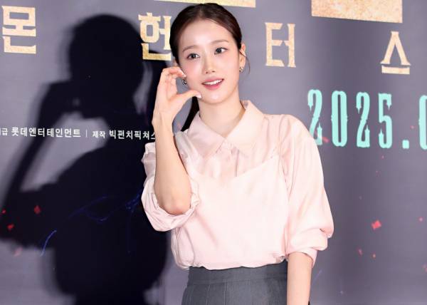 에이프릴 출신 배우 이나은이 드라마 '아이쇼핑'으로 복귀한다. 배우 이나은이 영화 '거룩한 밤: 데몬 헌터스(감독 임대희)' VIP 시사회에 참석한 모습. /사진=스타뉴스