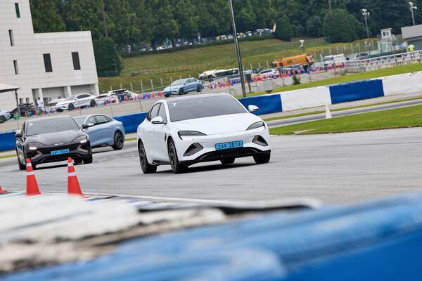 BYD SEAL Dynamic AWD