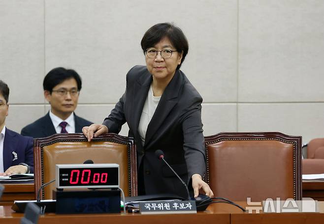 [서울=뉴시스] 고승민 기자 = 정은경 보건복지부 장관 후보자가 18일 서울 여의도 국회 보건복지위원회에서 열린 인사청문회에 출석하고 있다. 2025.07.18. kkssmm99@newsis.com