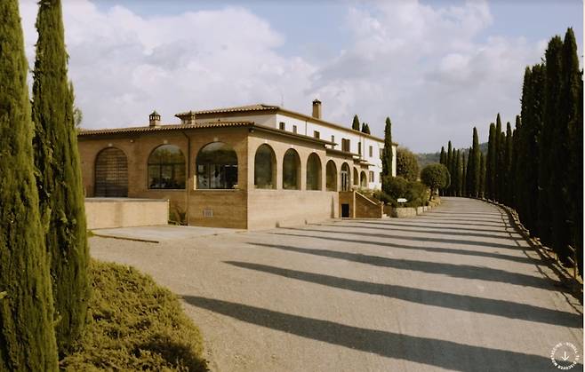 발 디 수가 전경. 홈페이지