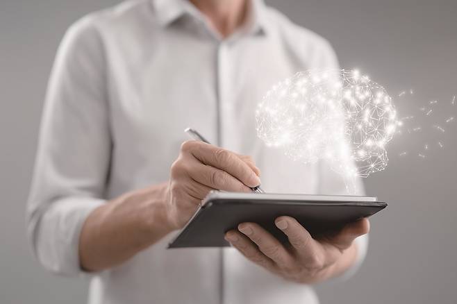 챗GPT가 MZ세대의 고민 창구로 부상하고 있다.[사진｜게티이미지뱅크]