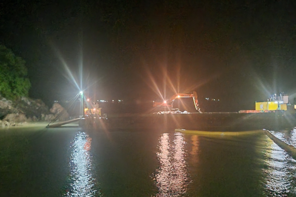 인천 옹진군 이작도 계남항에서 야간 시간대 공사가 진행 중이다./독자 제공