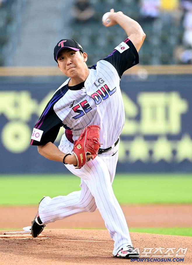 27일 잠실야구장에서 열린 KIA와 LG의 경기, LG 선발투수 손주영이 역투하고 있다. 잠실=허상욱 기자wook@sportschosun.com/2025.06.27/
