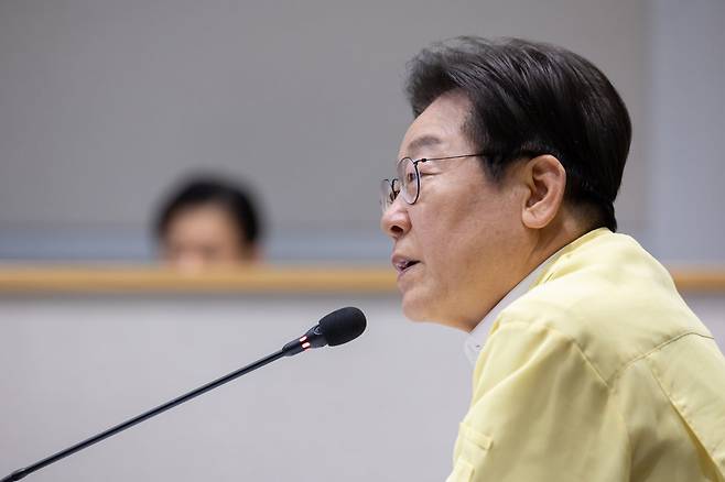 이재명 대통령이 18일 서울 종로구 서울정부청사 중앙재난안전상황실 서울상황센터에서 집중호우 대처상황 점검회의를 주재하고 있다. 2025.7.18. 대통령실 제공