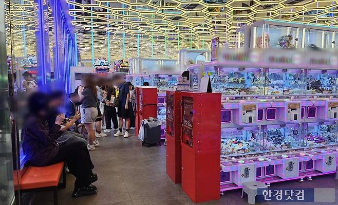 홍대의 한 인형뽑기 매장/사진=유지희 기자